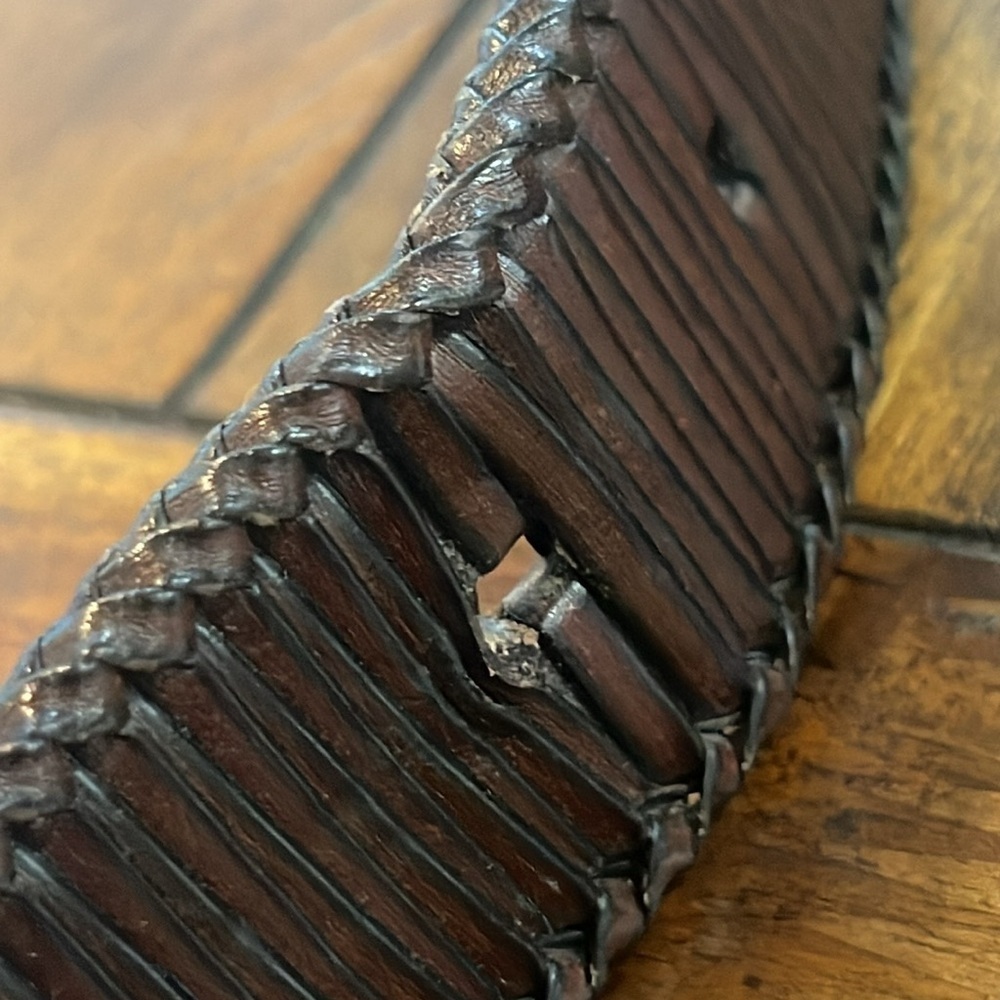 Tommy Bahama Brown woven leather belt brass tone buckle size 36 - Picture 15 of 16